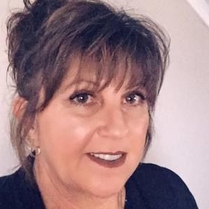 Meet your Posher, Mariola